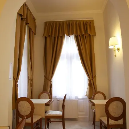 住宿加早餐酒店 Jokai 希欧福克